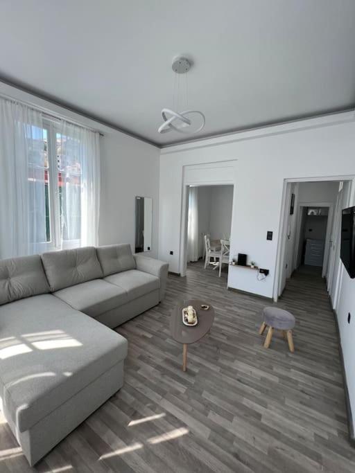 Bougainvillea Apartments 2 นาฟปลิโอ ภายนอก รูปภาพ