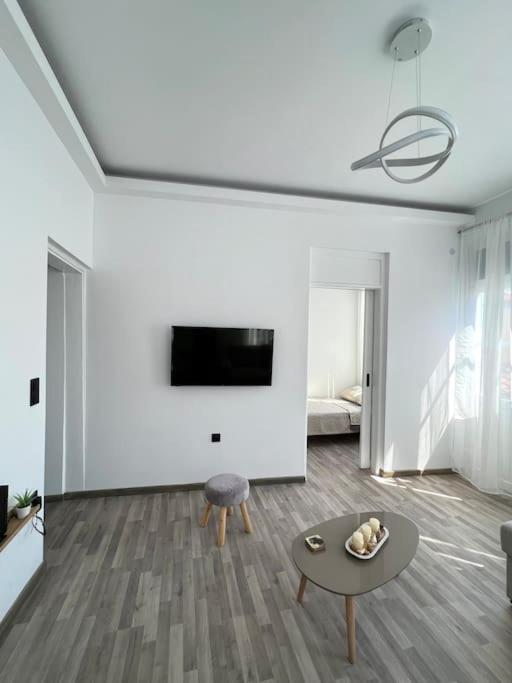 Bougainvillea Apartments 2 นาฟปลิโอ ภายนอก รูปภาพ
